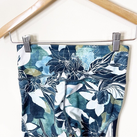 Athleta High Rise Tropical Mesh Chaturanga 7/8 Tight Leggings Size XS - Picture 5 of 6